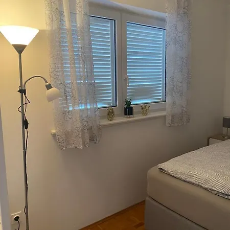Direkt Am Mit Klima Und Neuem Badezimmer Haustiere Sind Willkommen * Privlaka (Zadar)