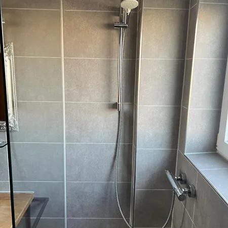 Direkt Am Mit Klima Und Neuem Badezimmer Haustiere Sind Willkommen *