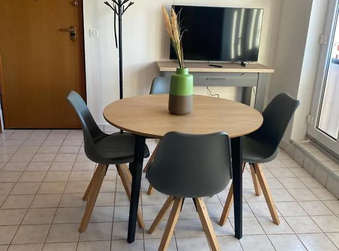 Appartement Direkt Am Mit Klima Und Neuem Badezimmer Haustiere Sind Willkommen Privlaka (Zadar)