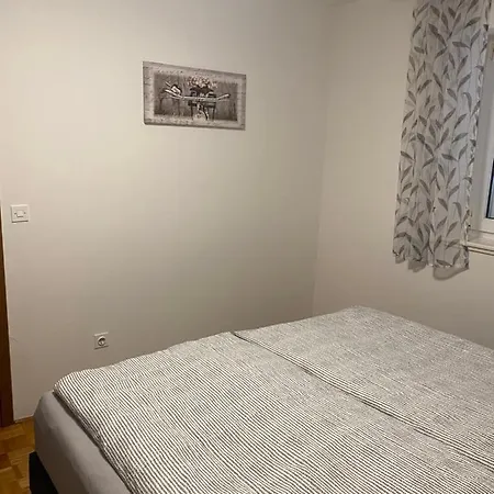Direkt Am Mit Klima Und Neuem Badezimmer Haustiere Sind Willkommen * Privlaka (Zadar)