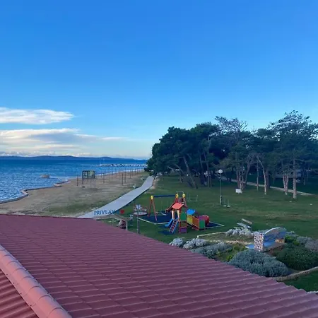 Direkt Am Mit Klima Und Neuem Badezimmer Haustiere Sind Willkommen Privlaka (Zadar)