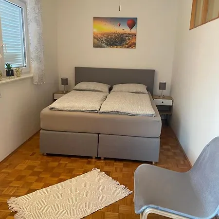 Apartment Privlaka Direkt Am Mit Klima Und Neuem Badezimmer Haustiere Sind Willkommen