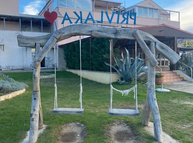 Direkt Am Mit Klima Und Neuem Badezimmer Haustiere Sind Willkommen * Privlaka (Zadar)