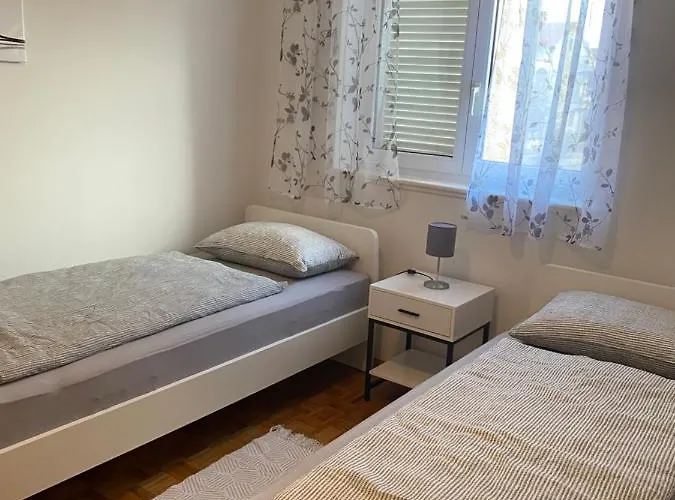 Διαμέρισμα Direkt Am Mit Klima Und Neuem Badezimmer Haustiere Sind Willkommen *