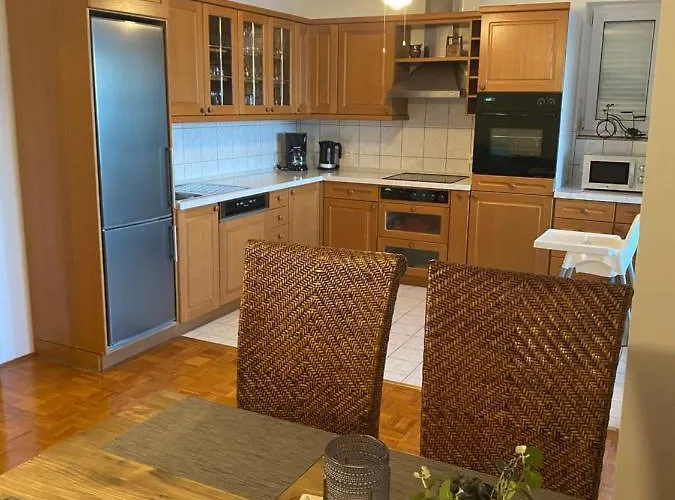 Direkt Am Mit Klima Und Neuem Badezimmer Haustiere Sind Willkommen Appartement