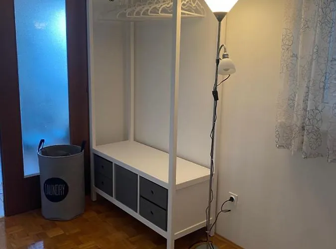 Direkt Am Mit Klima Und Neuem Badezimmer Haustiere Sind Willkommen *