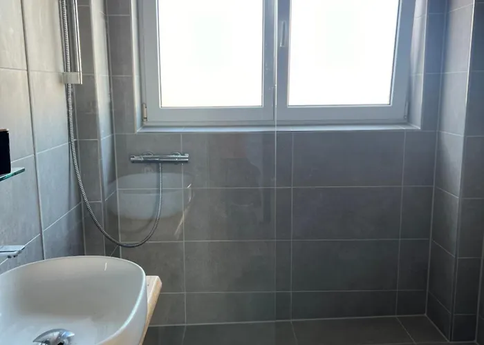 Direkt Am Mit Klima Und Neuem Badezimmer Haustiere Sind Willkommen Διαμέρισμα